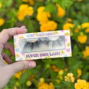BNIB Kim Chi Chic False Lashes